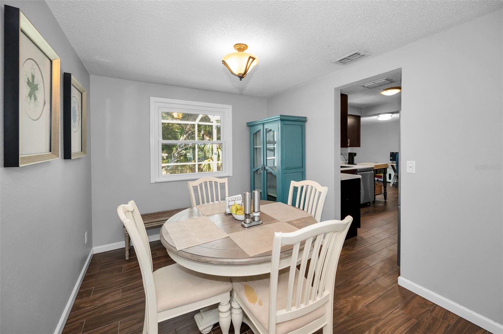 Image 7 of 84 For 646 Timber Bay Circle W