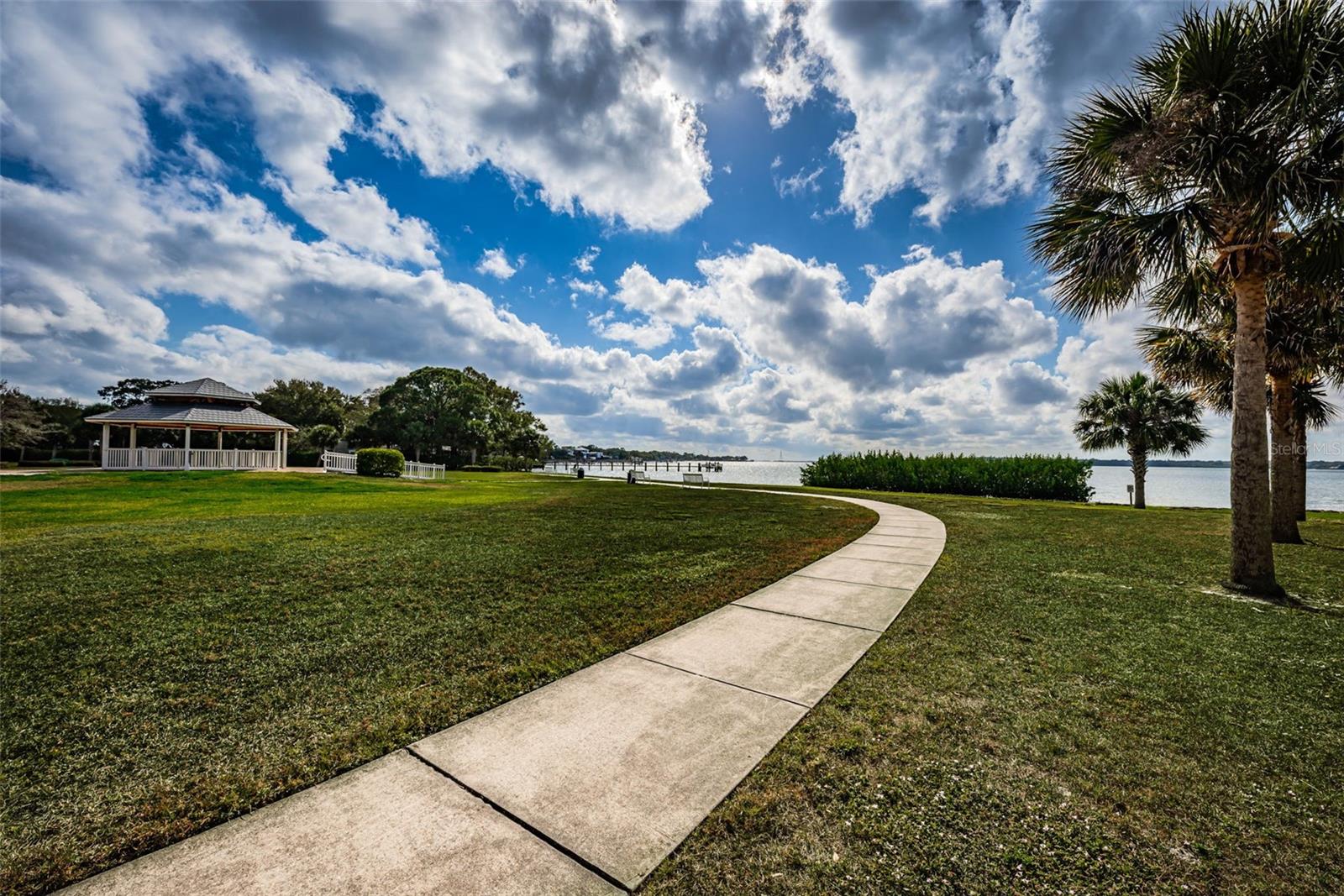 Image 71 of 84 For 646 Timber Bay Circle W