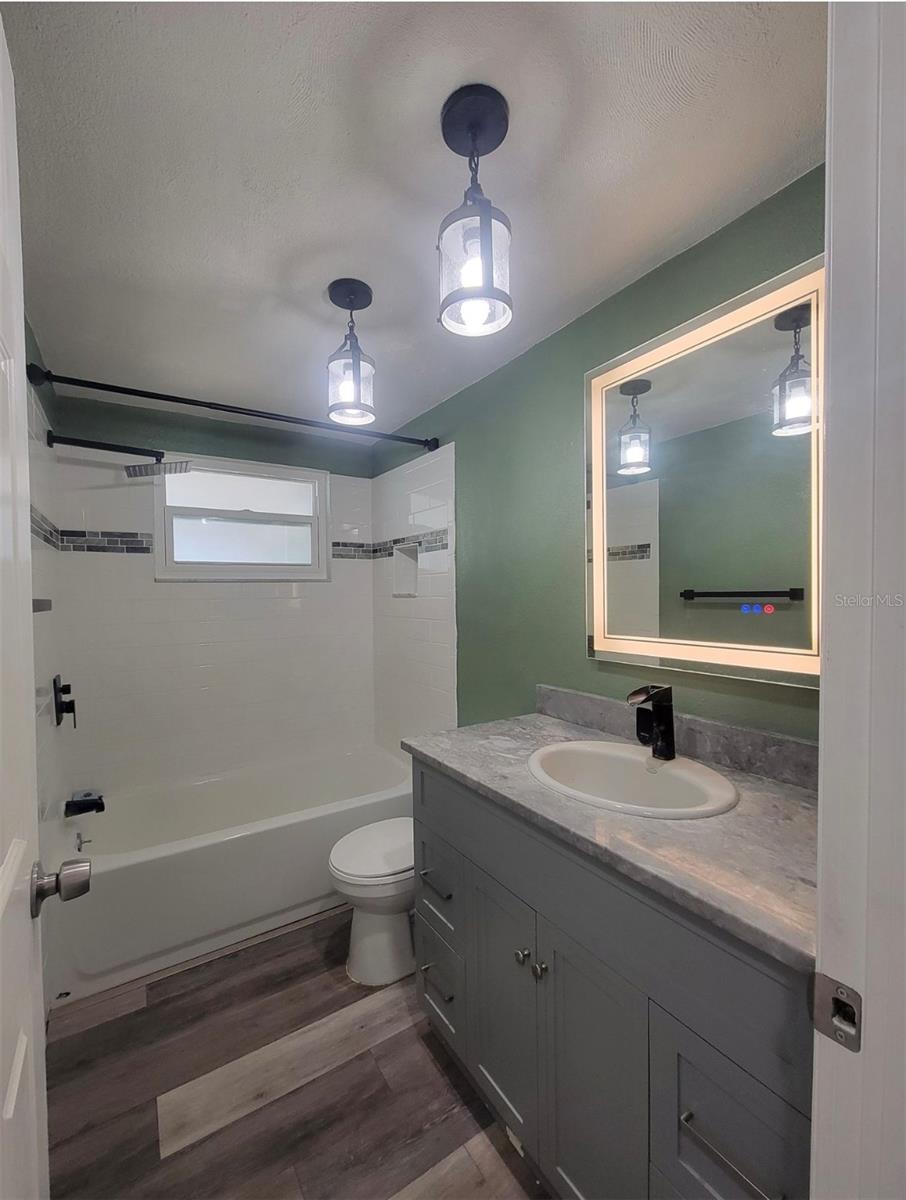 Image 12 of 41 For 6220 Glenwood Drive