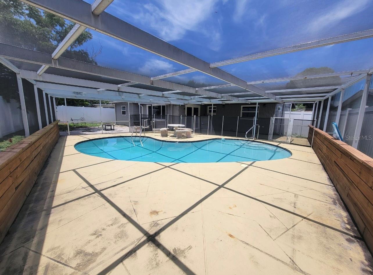 Image 35 of 41 For 6220 Glenwood Drive