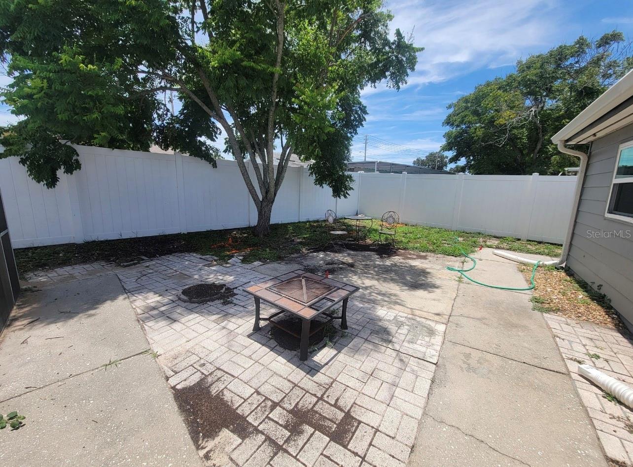 Image 36 of 41 For 6220 Glenwood Drive
