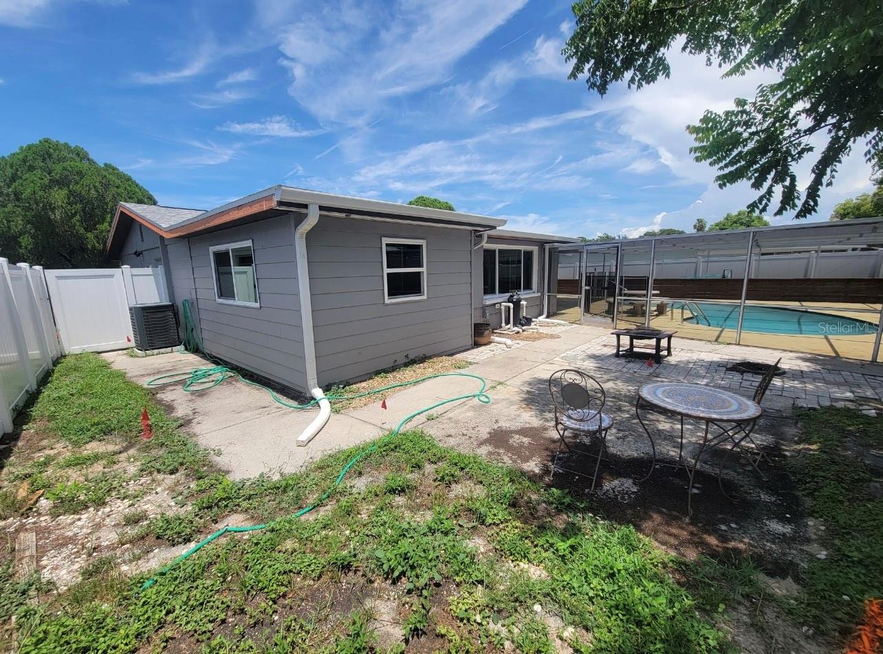 Image 37 of 41 For 6220 Glenwood Drive