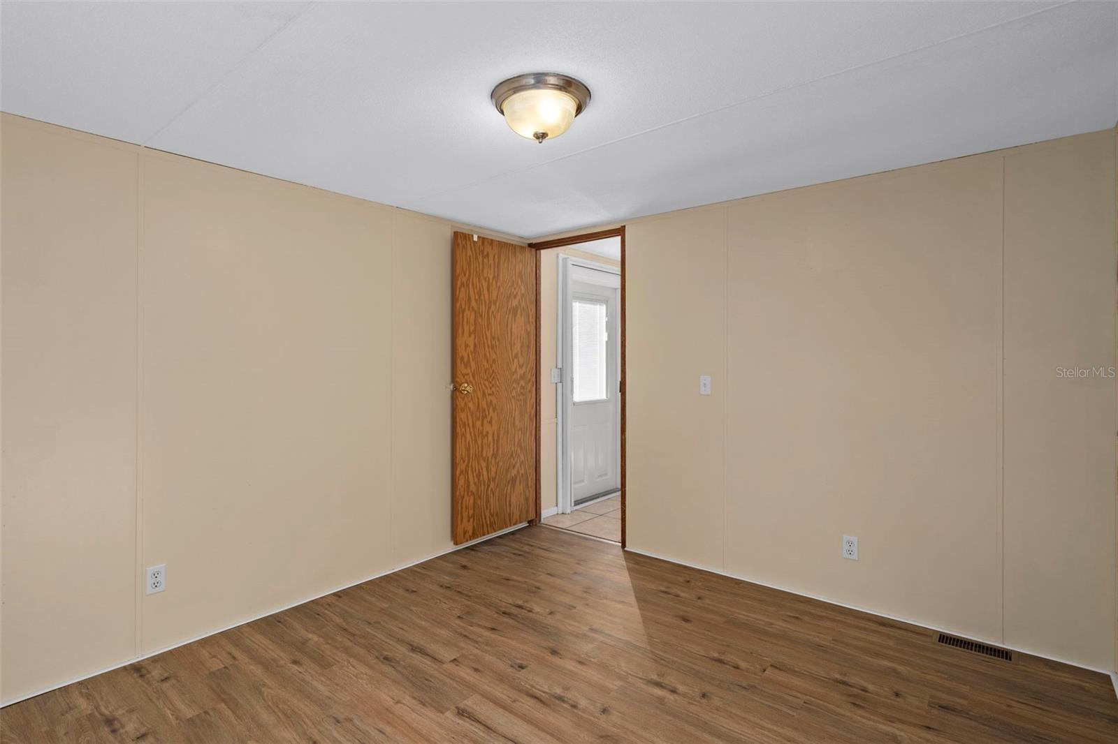 Image 19 of 37 For 4939 Foxhill Lane