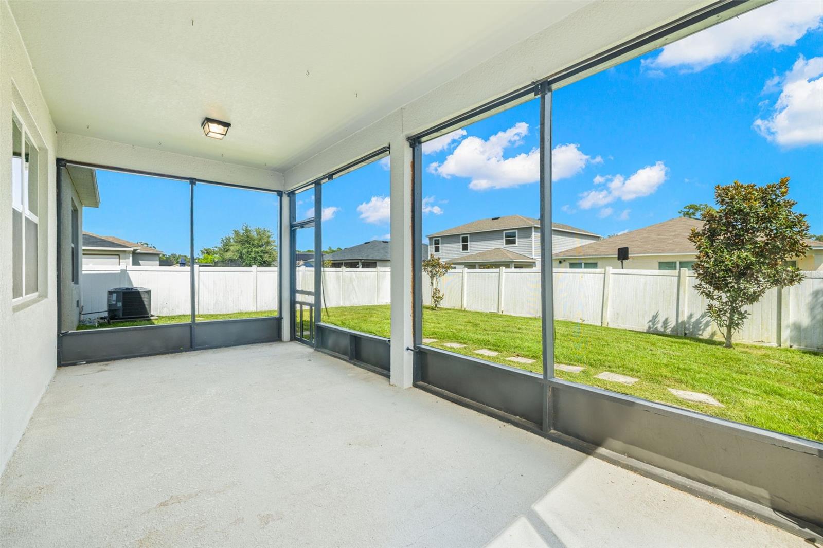 Image 25 of 29 For 7516 Ibis Drive