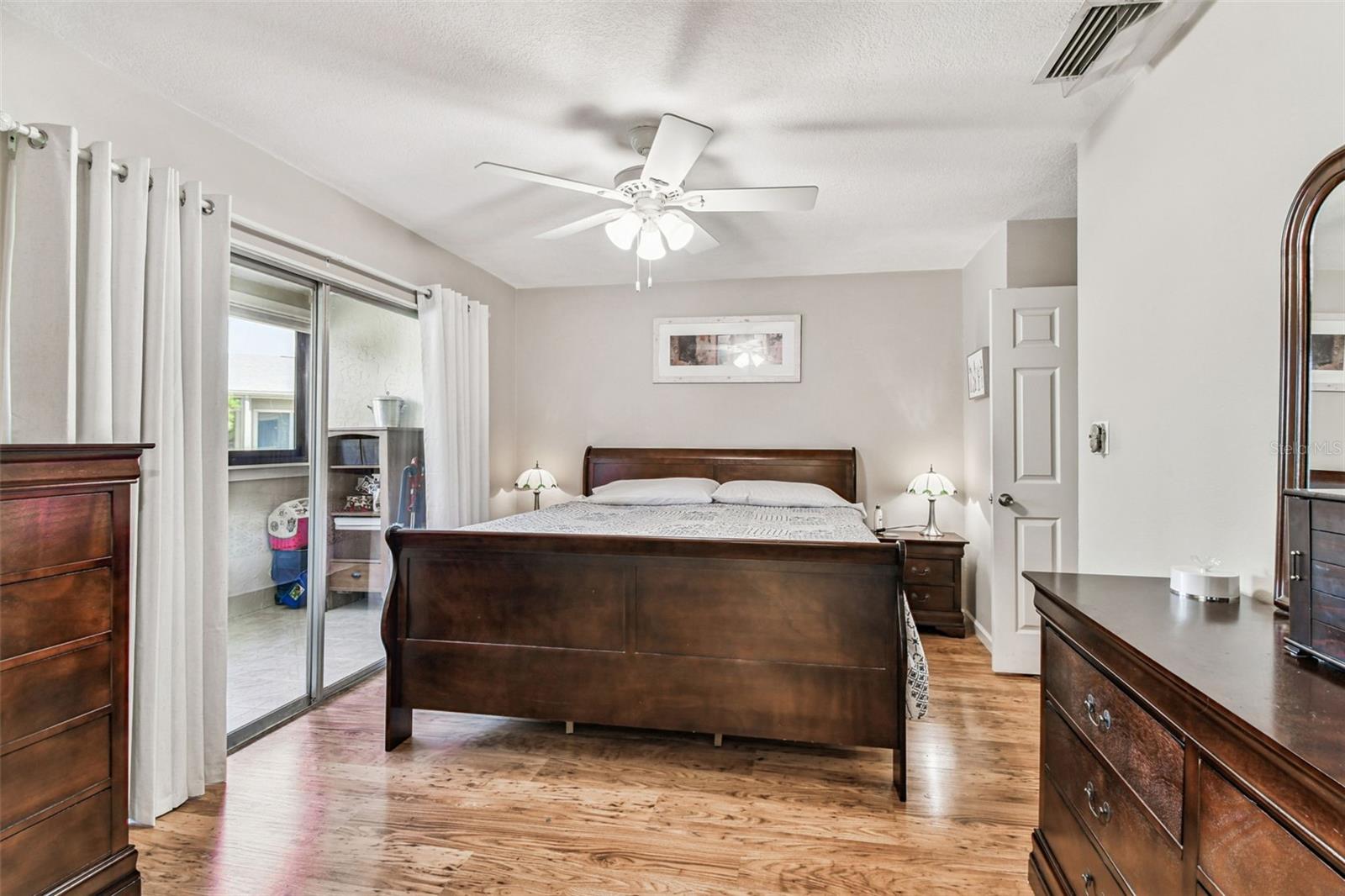 Image 20 of 53 For 424 Windrush Bay Drive