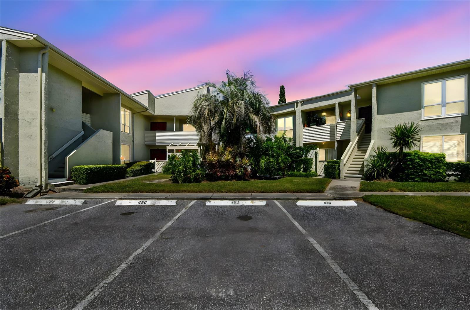 Image 32 of 53 For 424 Windrush Bay Drive