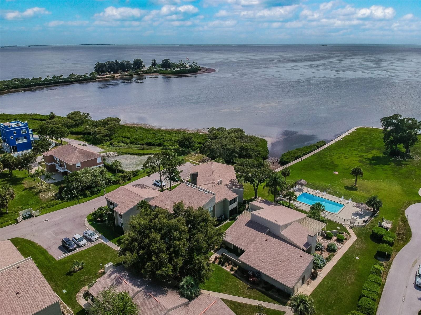 Image 41 of 53 For 424 Windrush Bay Drive