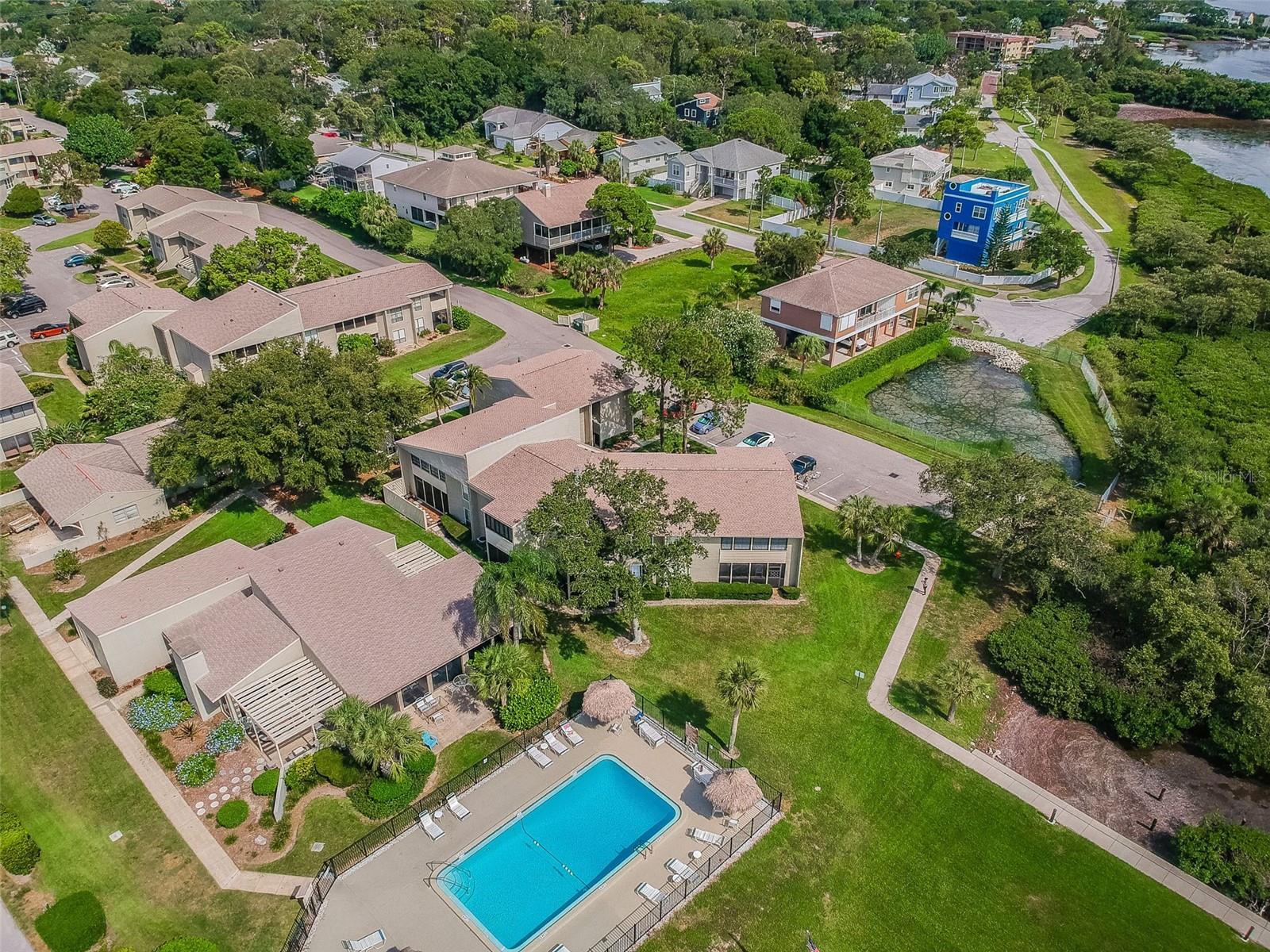 Image 43 of 53 For 424 Windrush Bay Drive