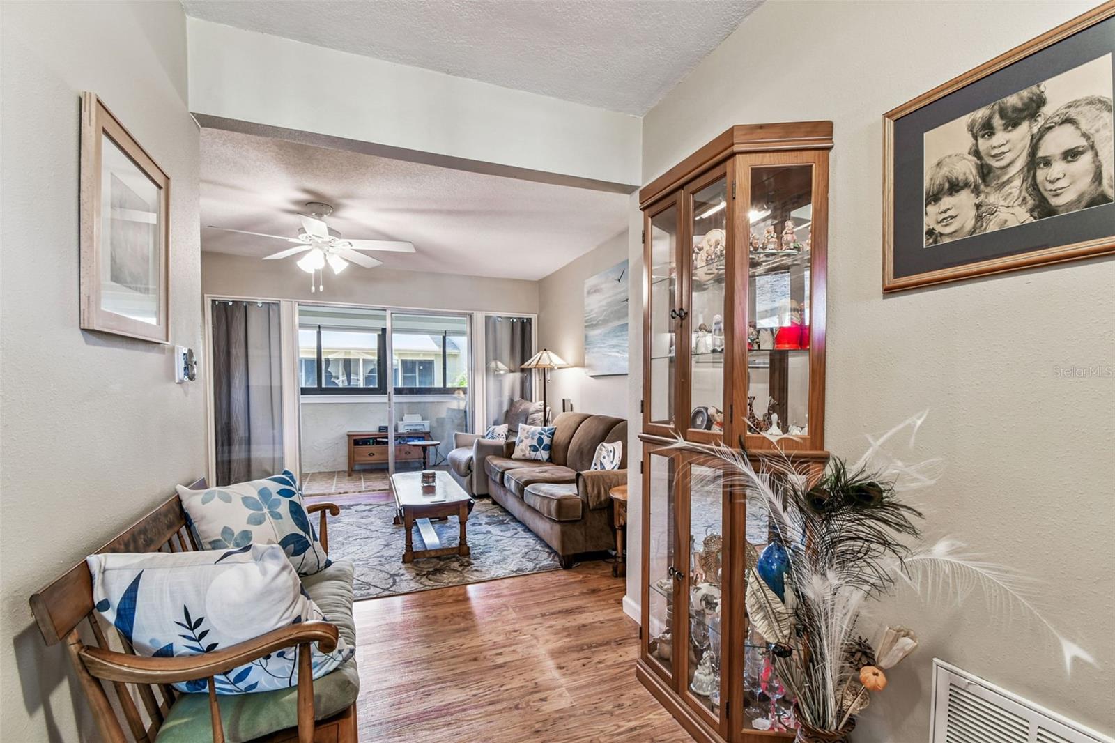 Image 6 of 53 For 424 Windrush Bay Drive