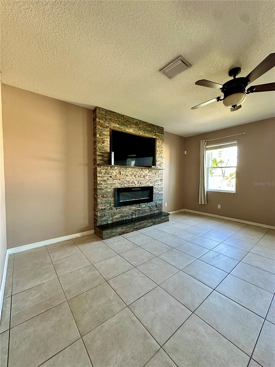 Image 7 of 22 For 7823 110th Avenue E