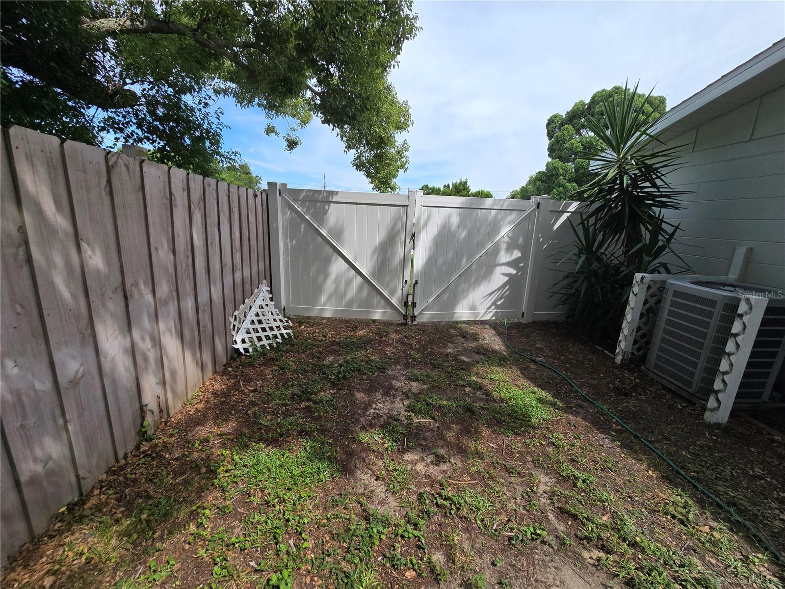 Image 21 of 24 For 4840 Blossom Drive