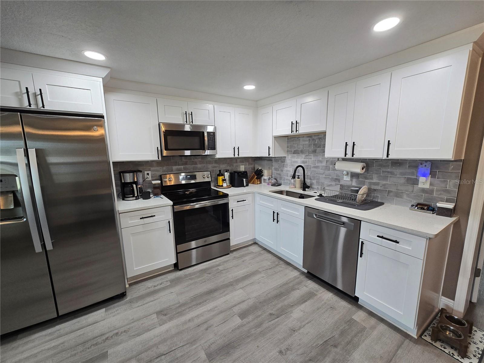 Image 6 of 24 For 4840 Blossom Drive