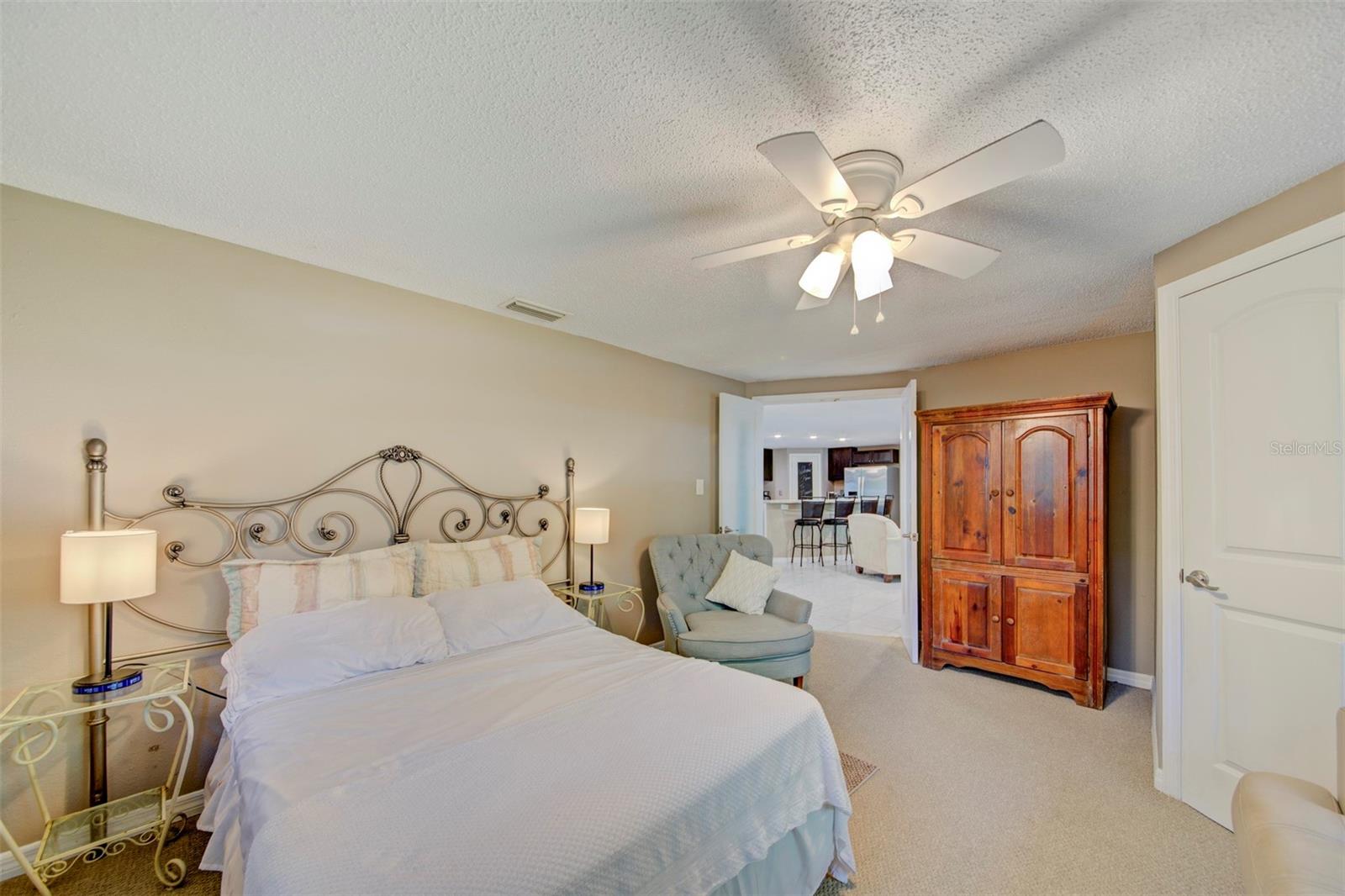 Image 26 of 51 For 304 Lincoln Avenue