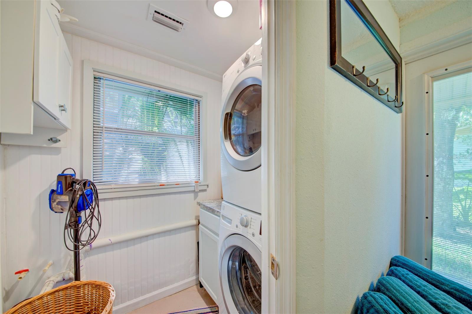 Image 29 of 51 For 304 Lincoln Avenue