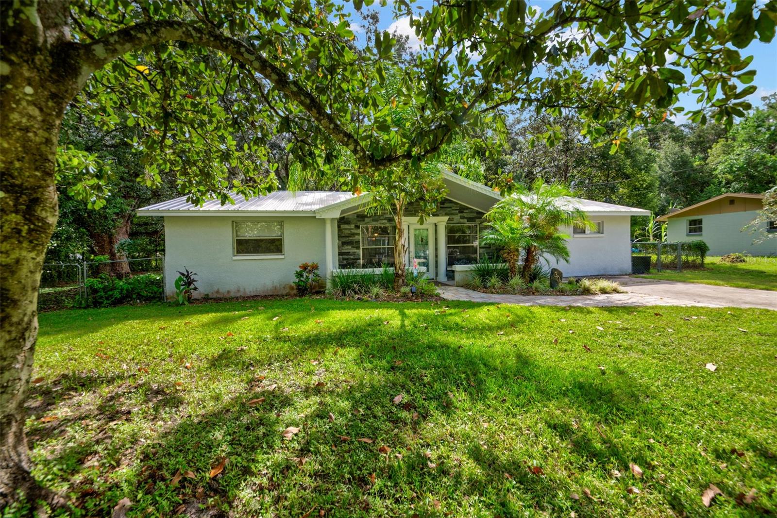 Image 6 of 51 For 304 Lincoln Avenue