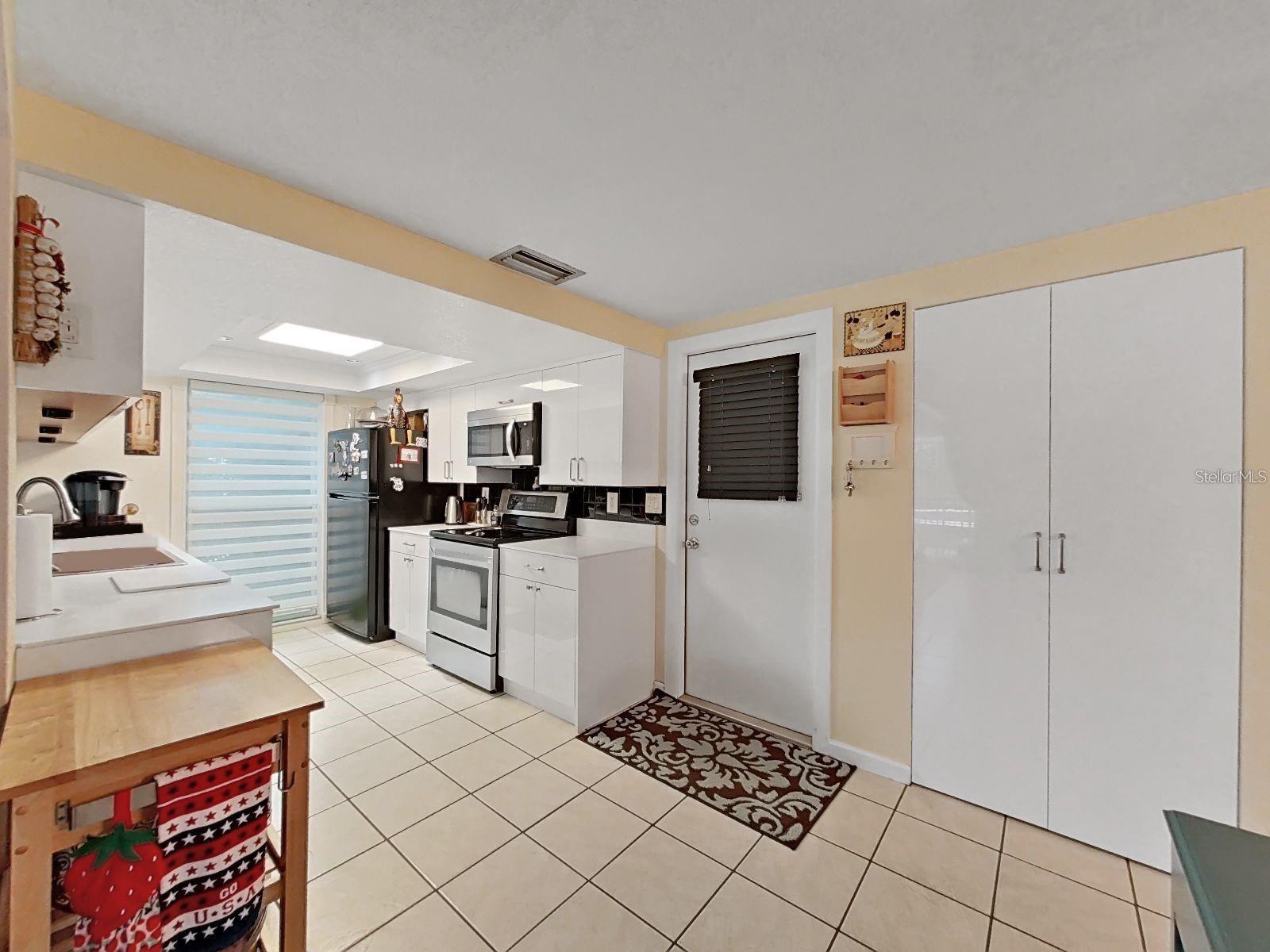 Image 12 of 48 For 6821 Amarillo Street