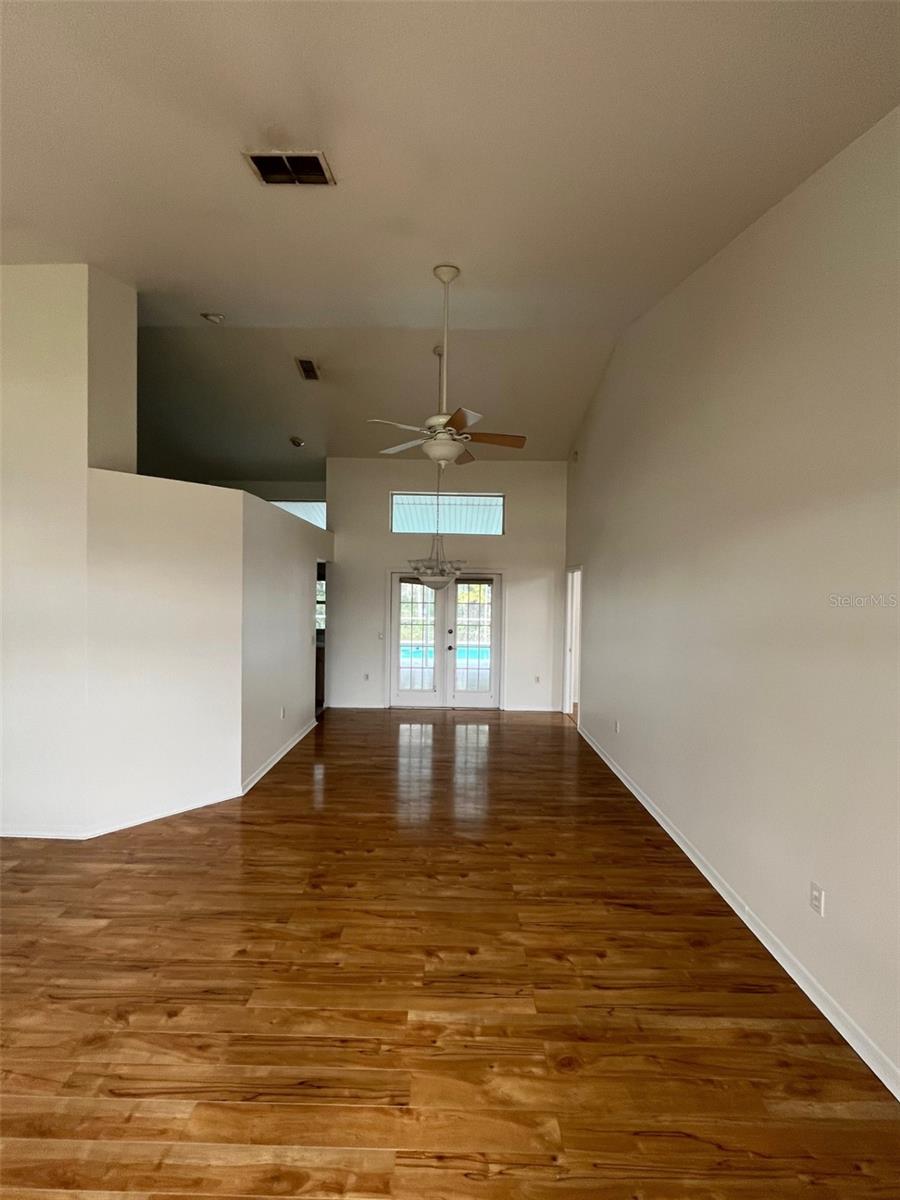 Image 4 of 17 For 5321 La Plata Drive
