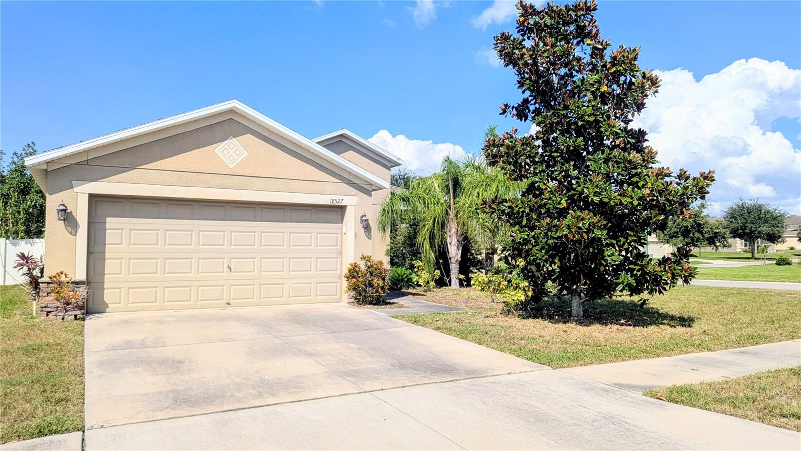 Image 2 of 23 For 18527 Waydale Loop