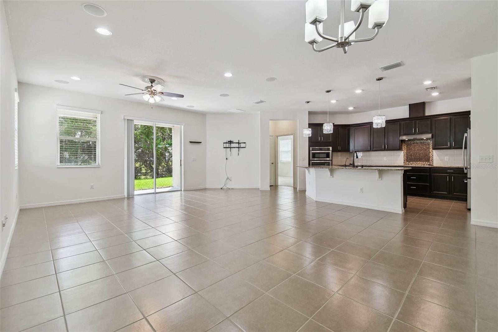 Image 12 of 59 For 12072 Lake Boulevard