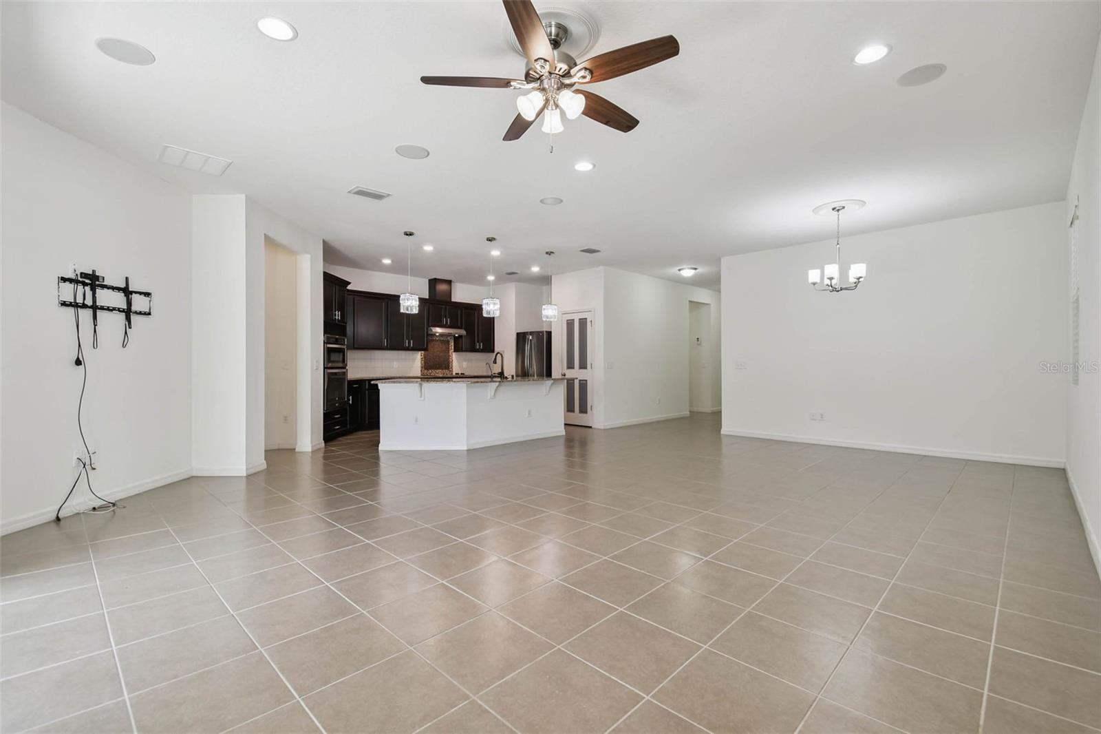 Image 13 of 59 For 12072 Lake Boulevard