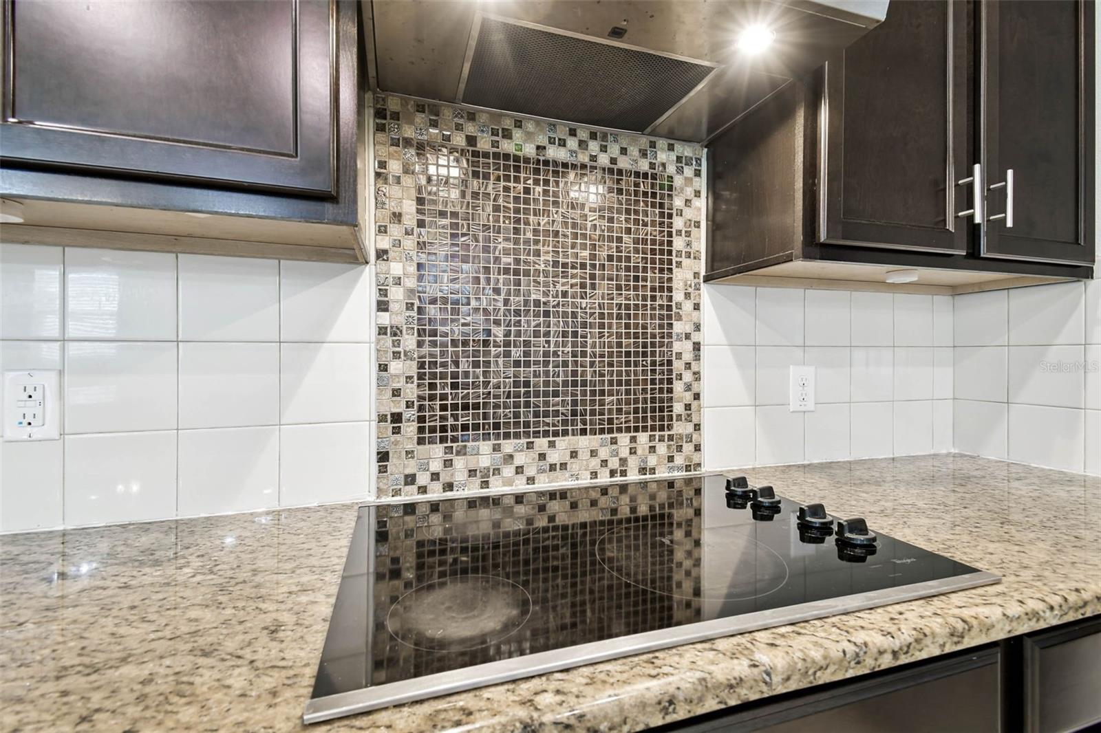 Image 18 of 59 For 12072 Lake Boulevard