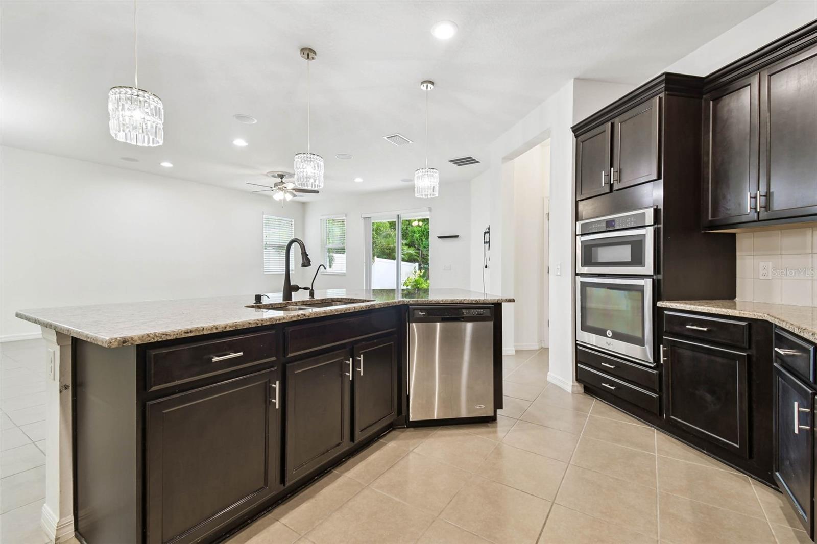 Image 19 of 59 For 12072 Lake Boulevard