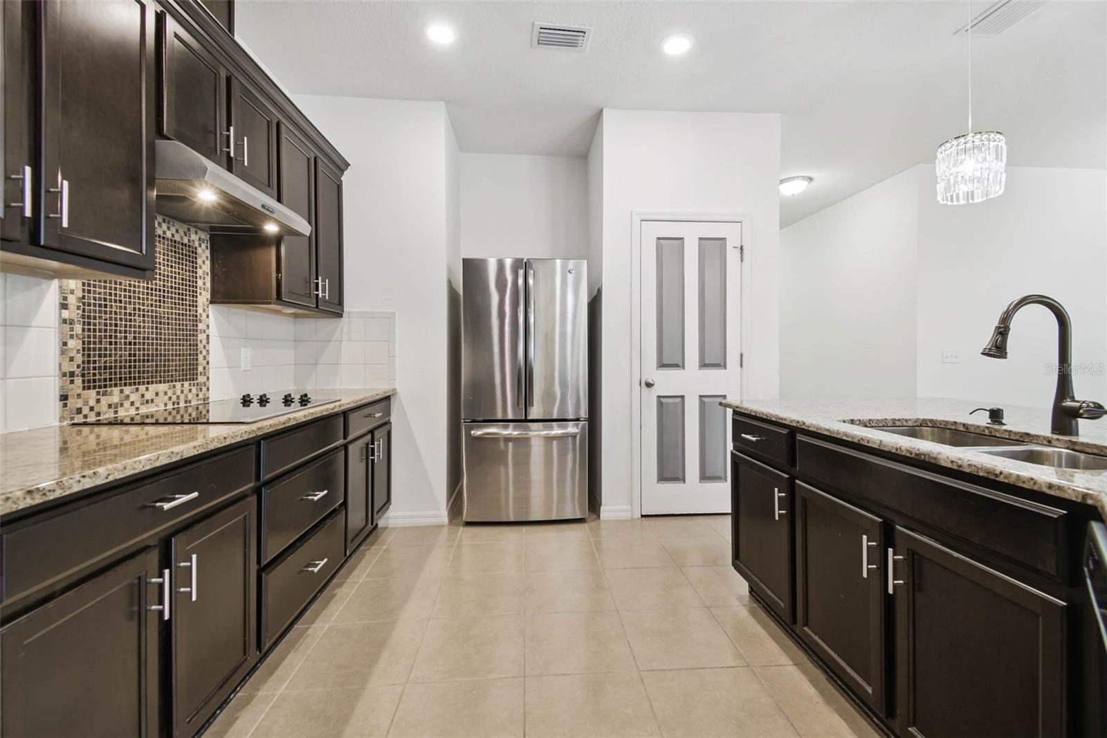Image 21 of 59 For 12072 Lake Boulevard