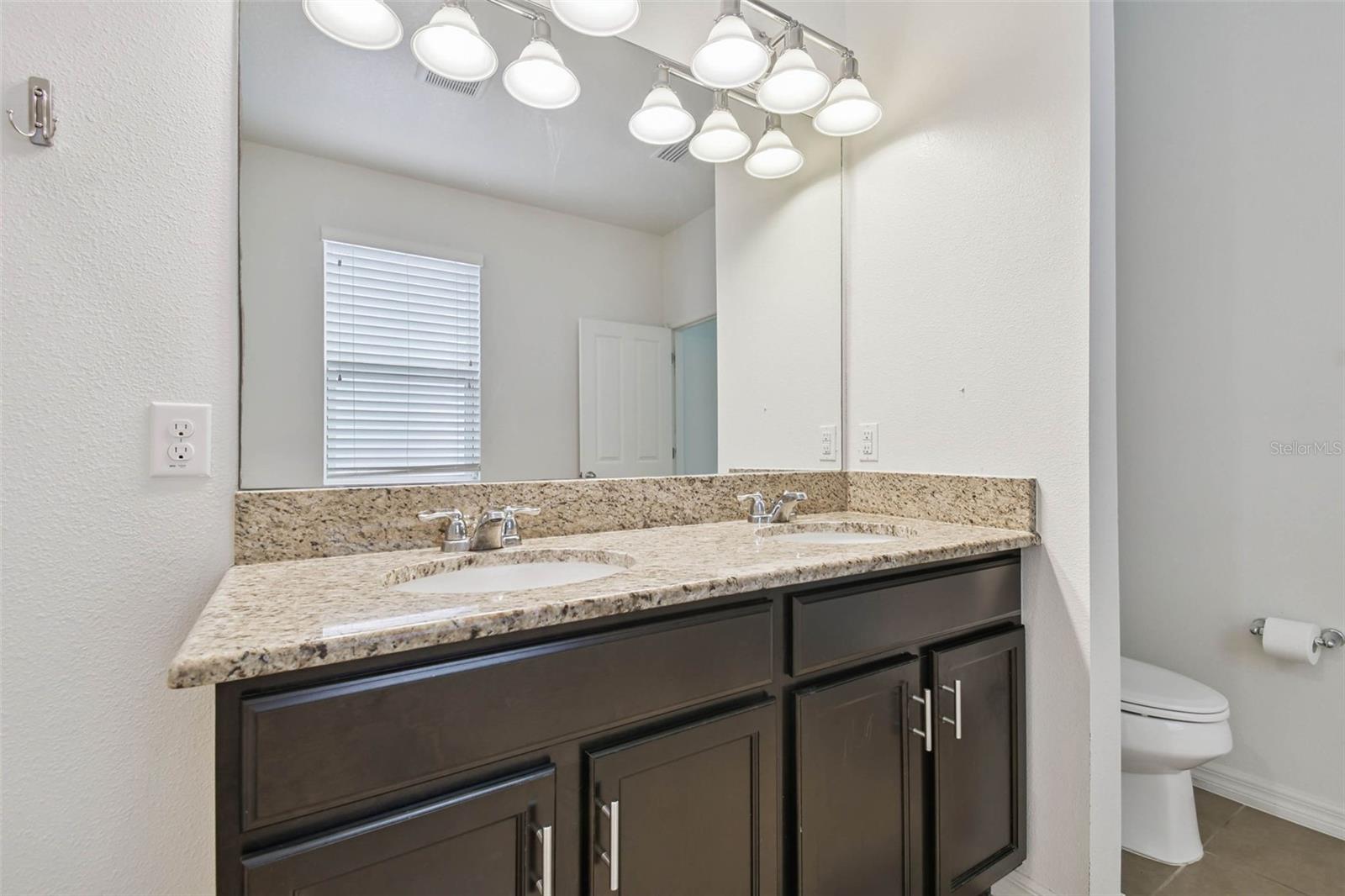 Image 29 of 59 For 12072 Lake Boulevard