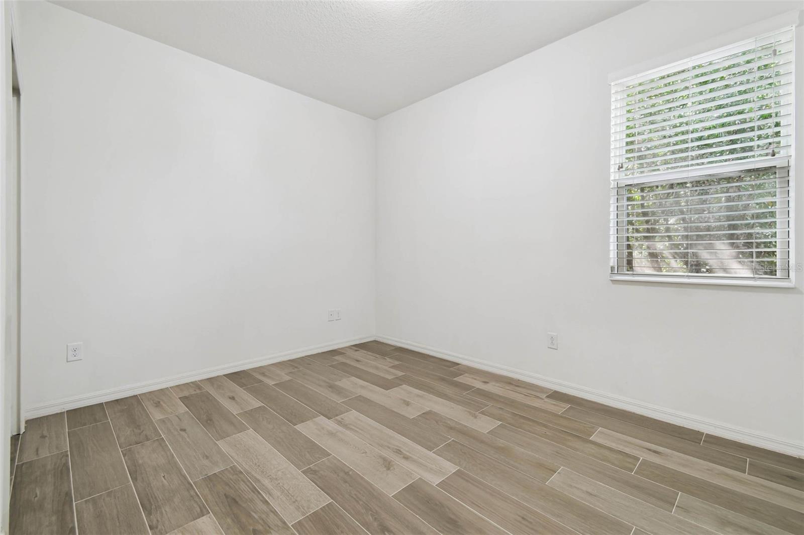 Image 39 of 59 For 12072 Lake Boulevard