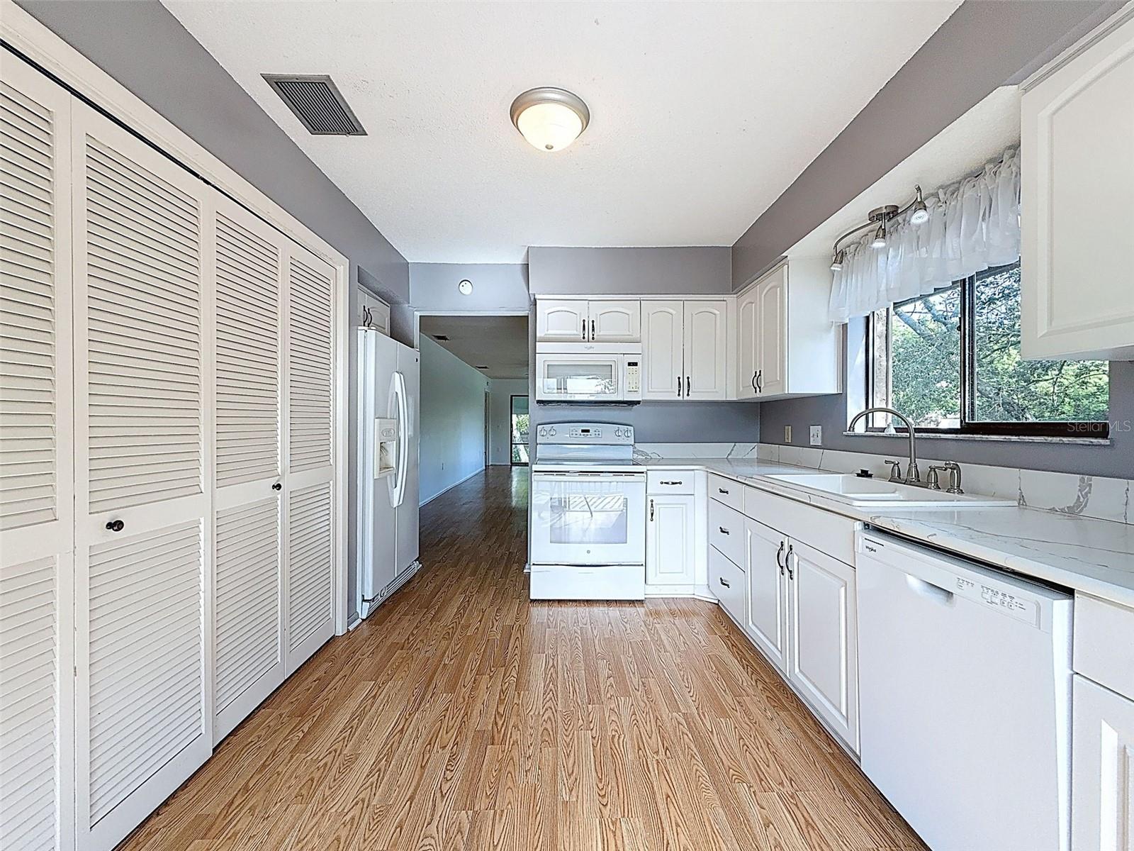 Image 22 of 71 For 12901 Fairway Drive D