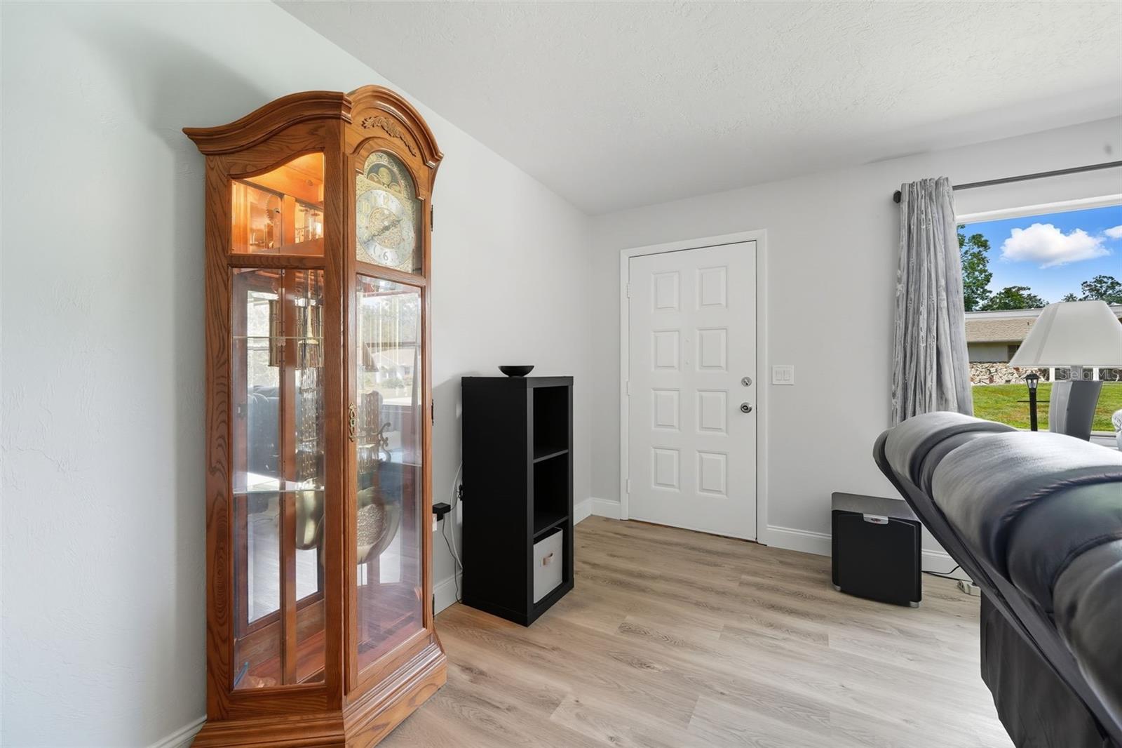 Listing photo id 9 for 146 Seymeria Drive