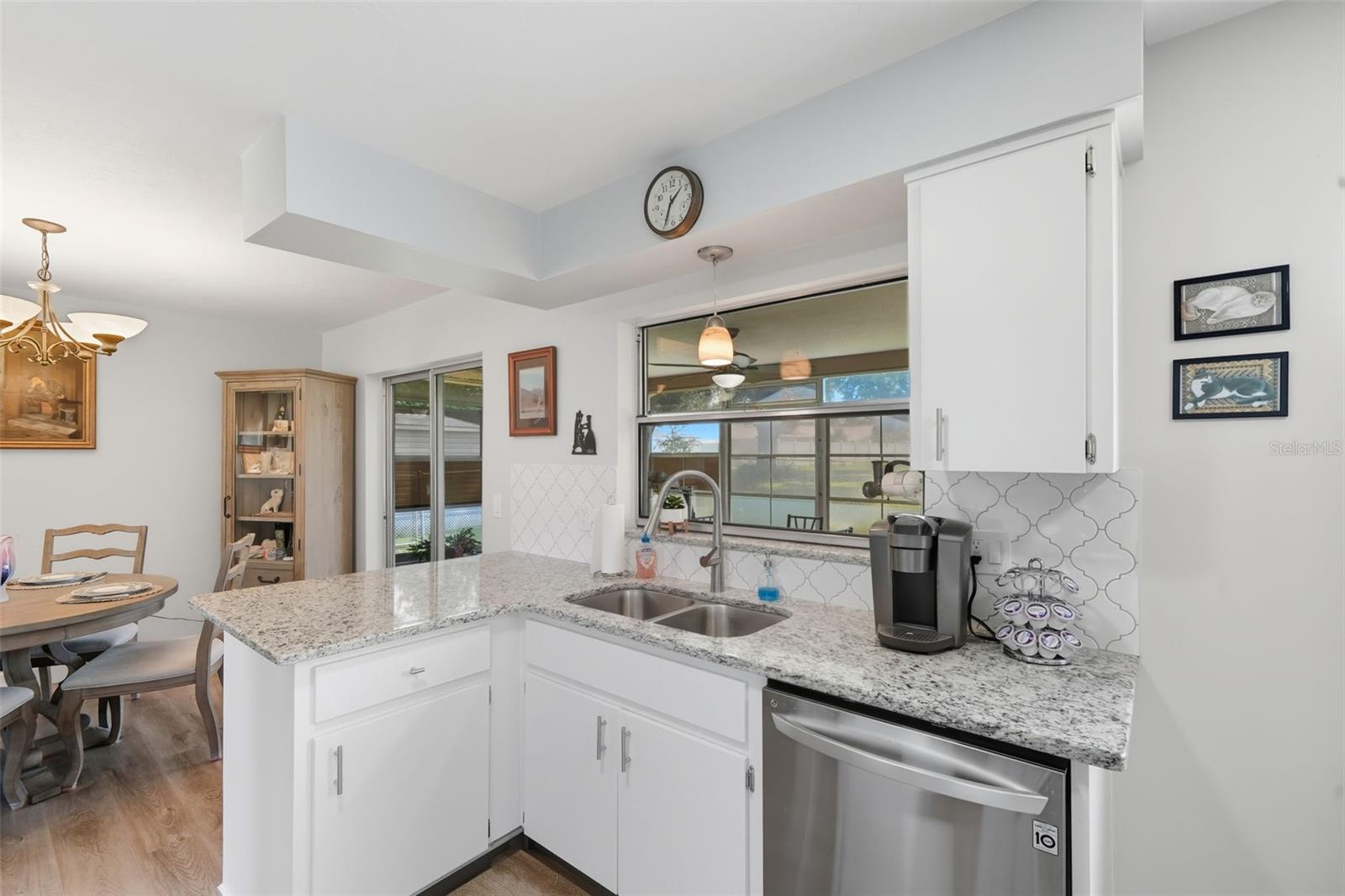 Listing photo id 15 for 146 Seymeria Drive