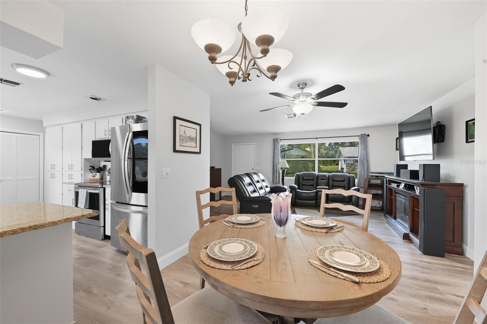Listing photo id 5 for 146 Seymeria Drive