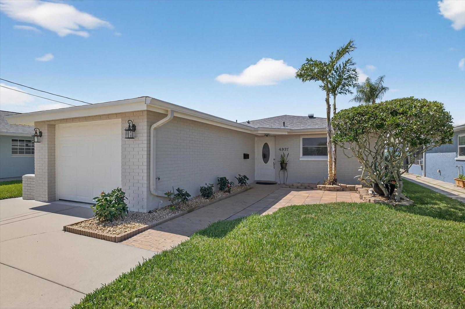 Image 2 of 71 For 4937 Blue Heron Drive