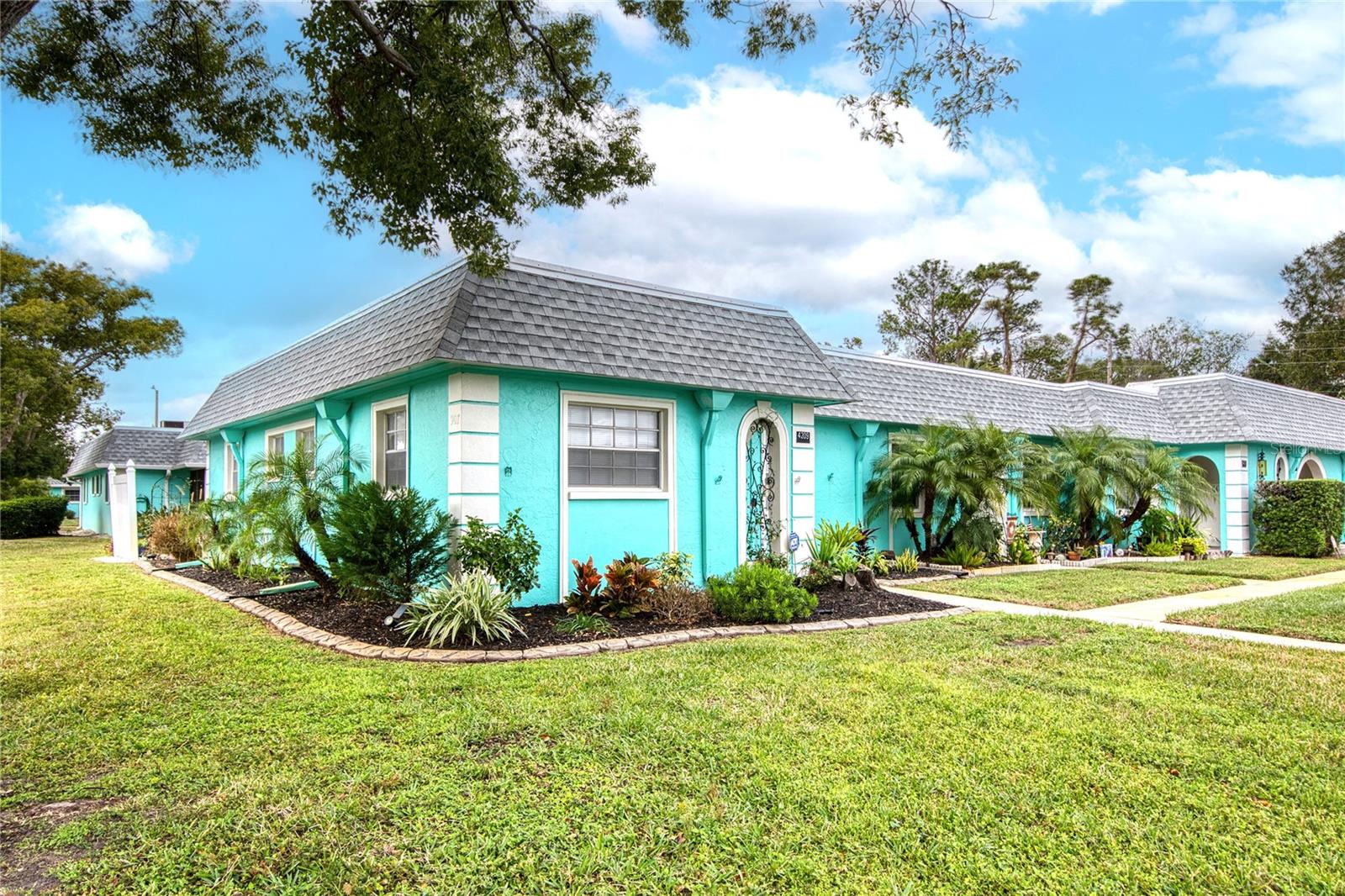 Listing photo id 0 for 4209 Prince Place 4209