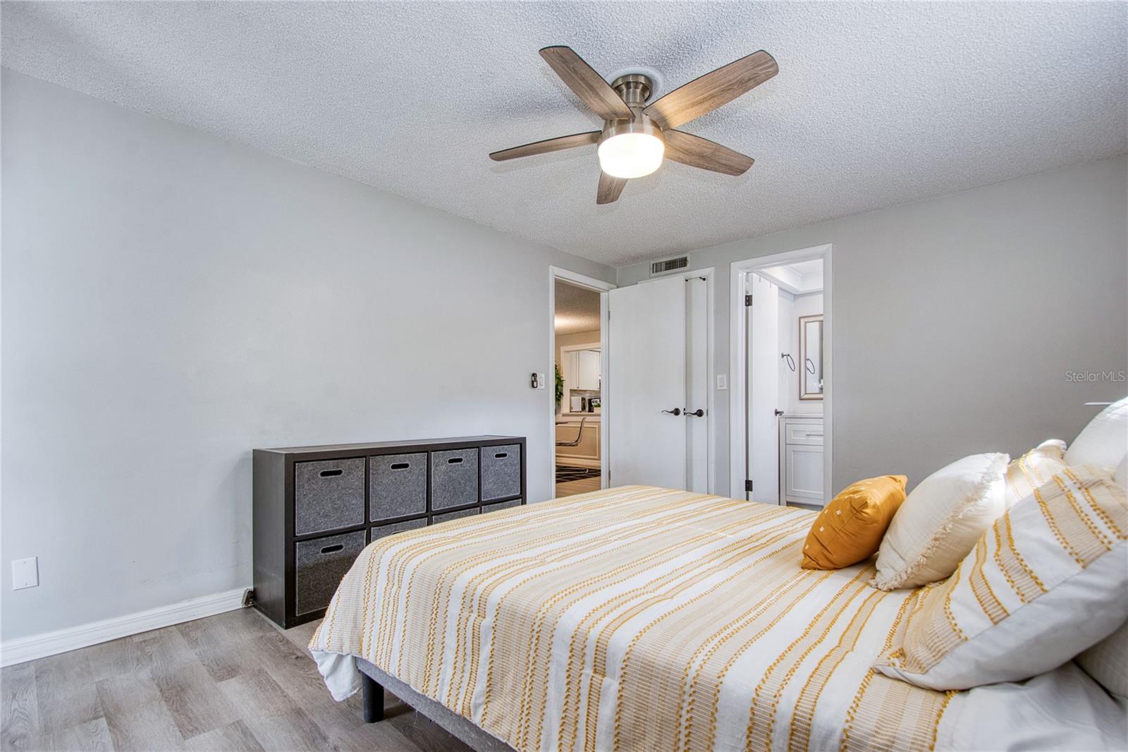Listing photo id 19 for 4209 Prince Place 4209