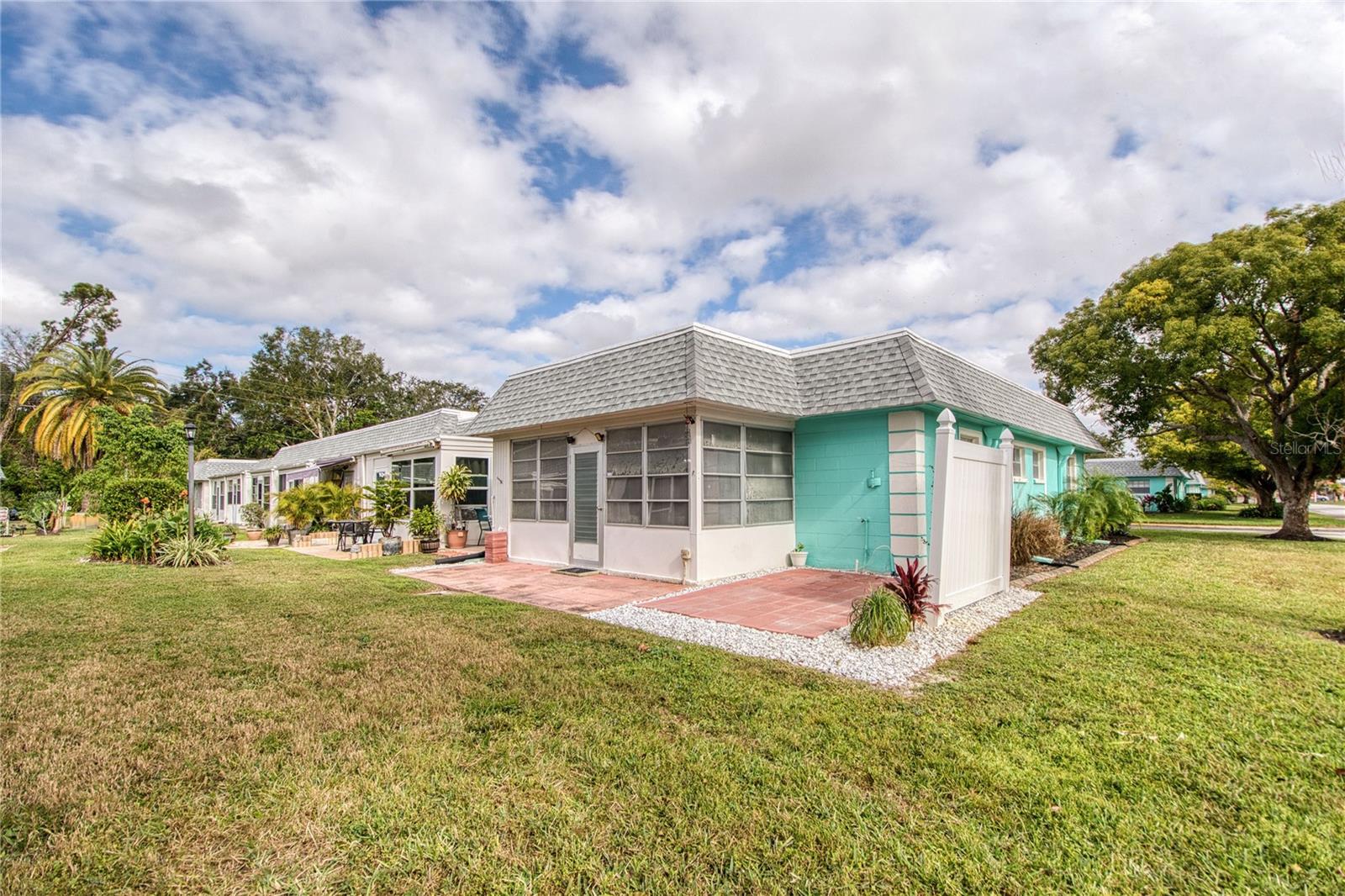 Listing photo id 24 for 4209 Prince Place 4209