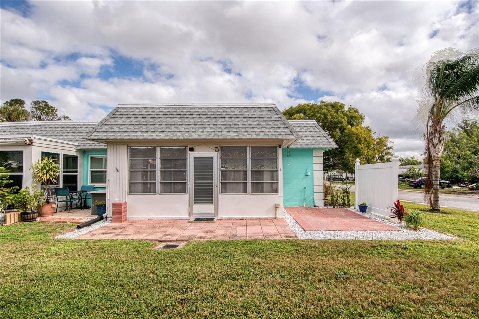Listing photo id 25 for 4209 Prince Place 4209
