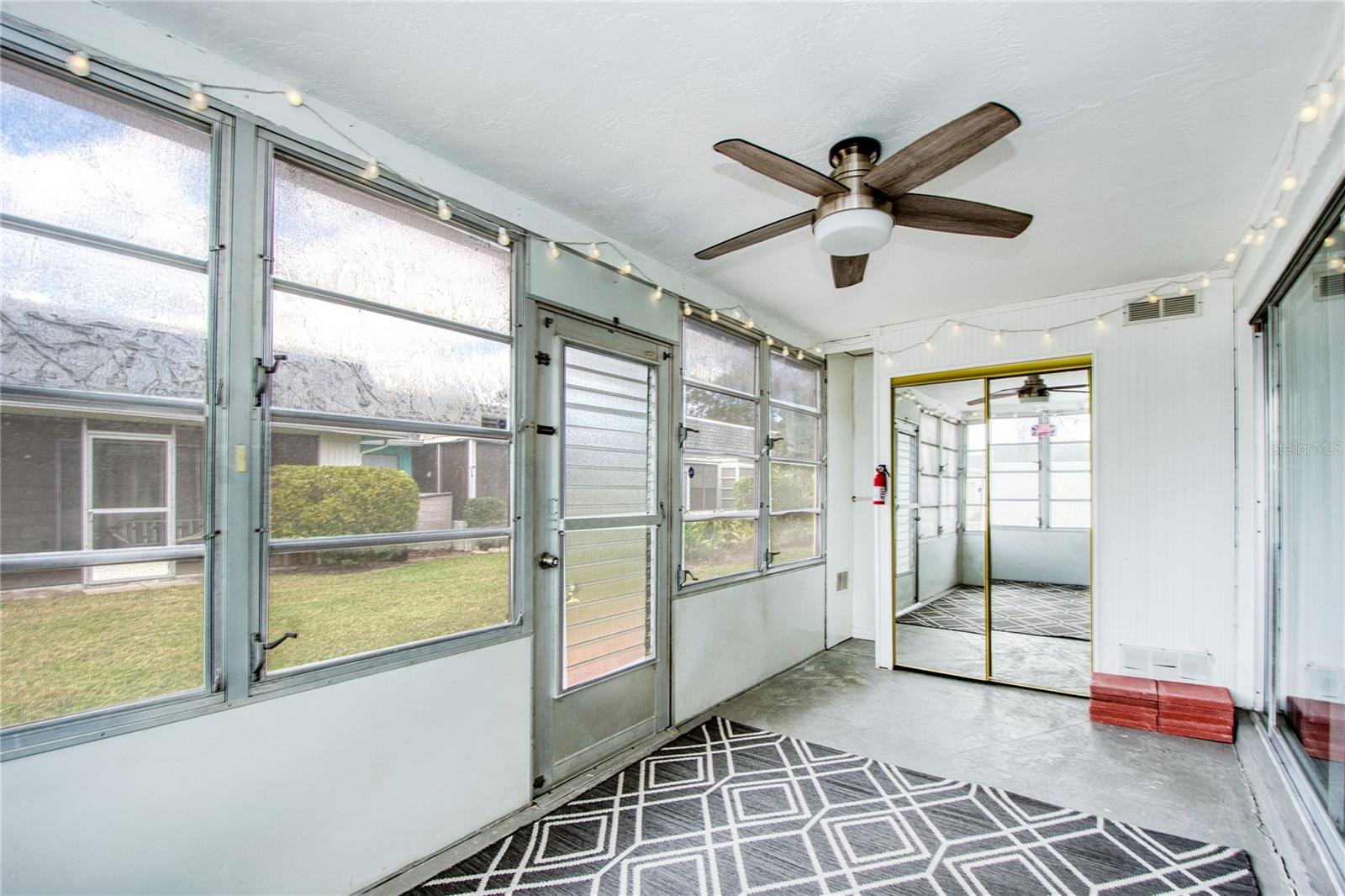 Listing photo id 26 for 4209 Prince Place 4209