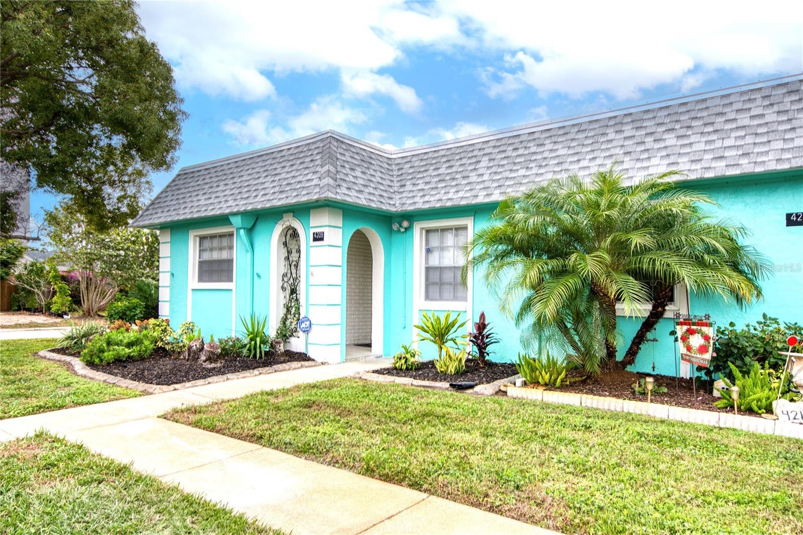 Listing photo id 1 for 4209 Prince Place 4209