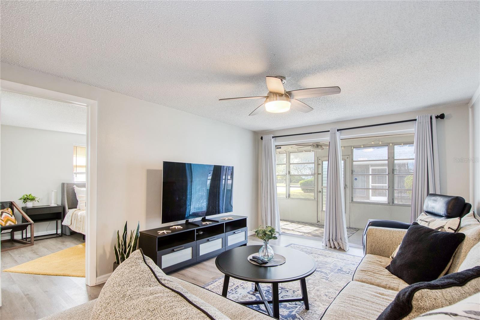 Listing photo id 29 for 4209 Prince Place 4209