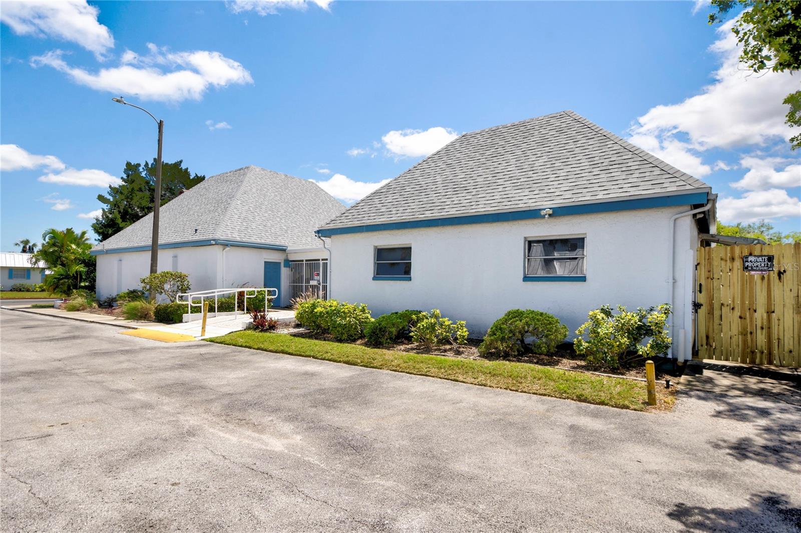 Listing photo id 33 for 4209 Prince Place 4209