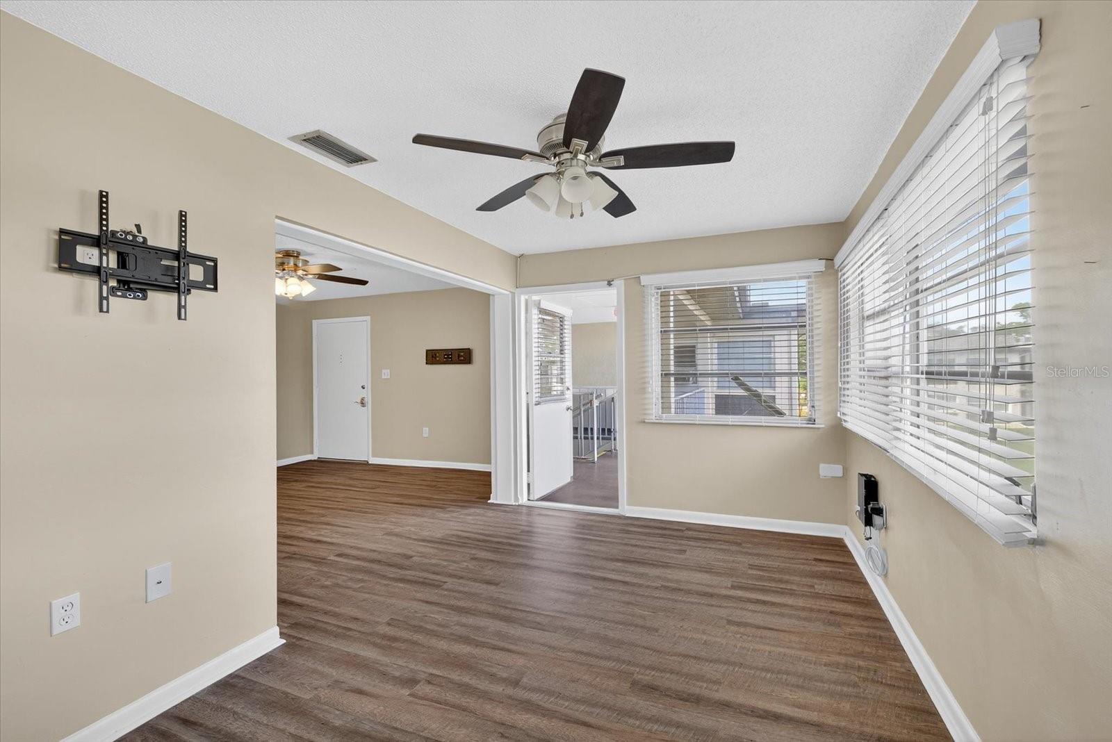 Image 11 of 55 For 5242 Opal Lane 208