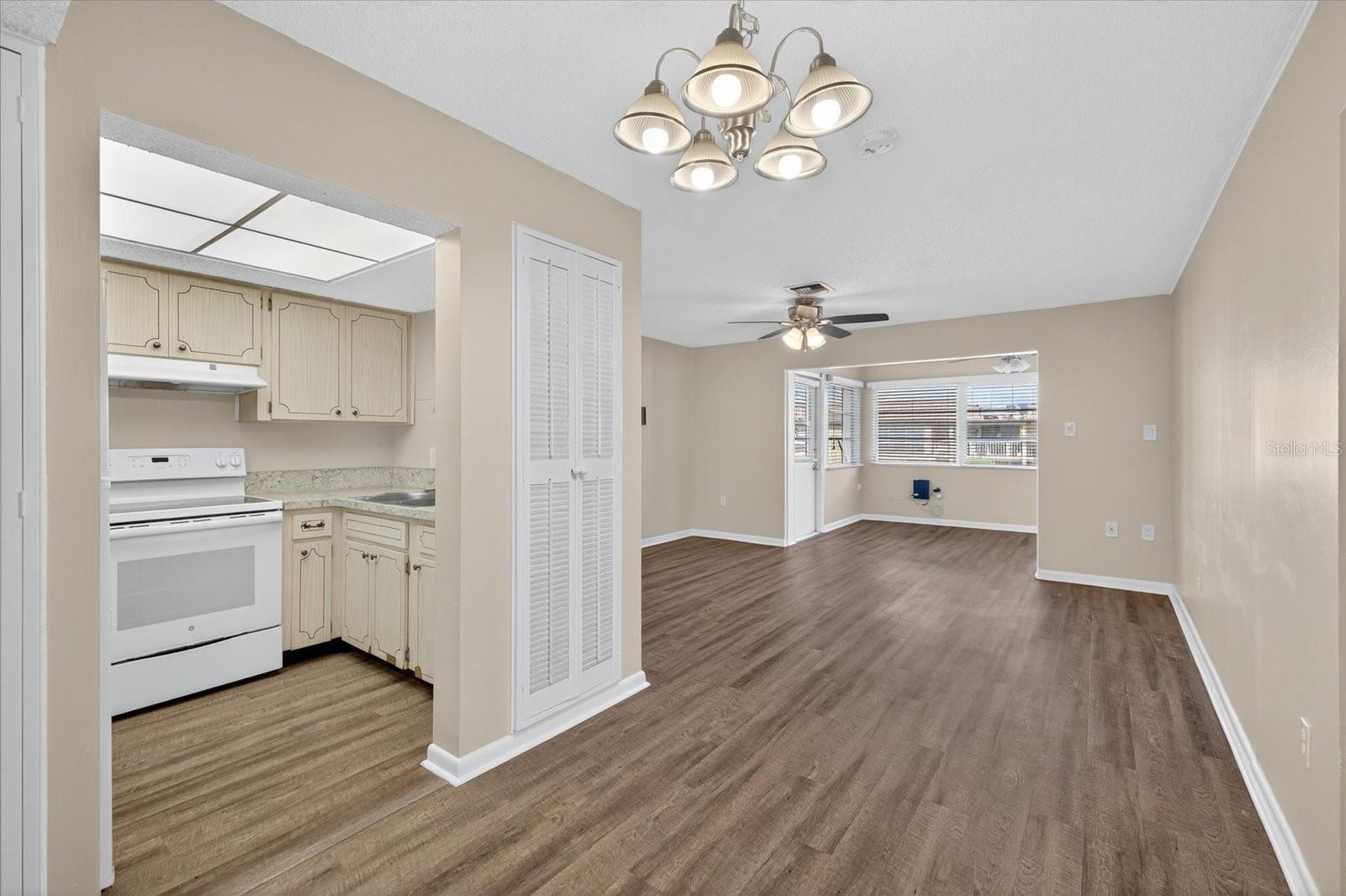 Image 4 of 55 For 5242 Opal Lane 208