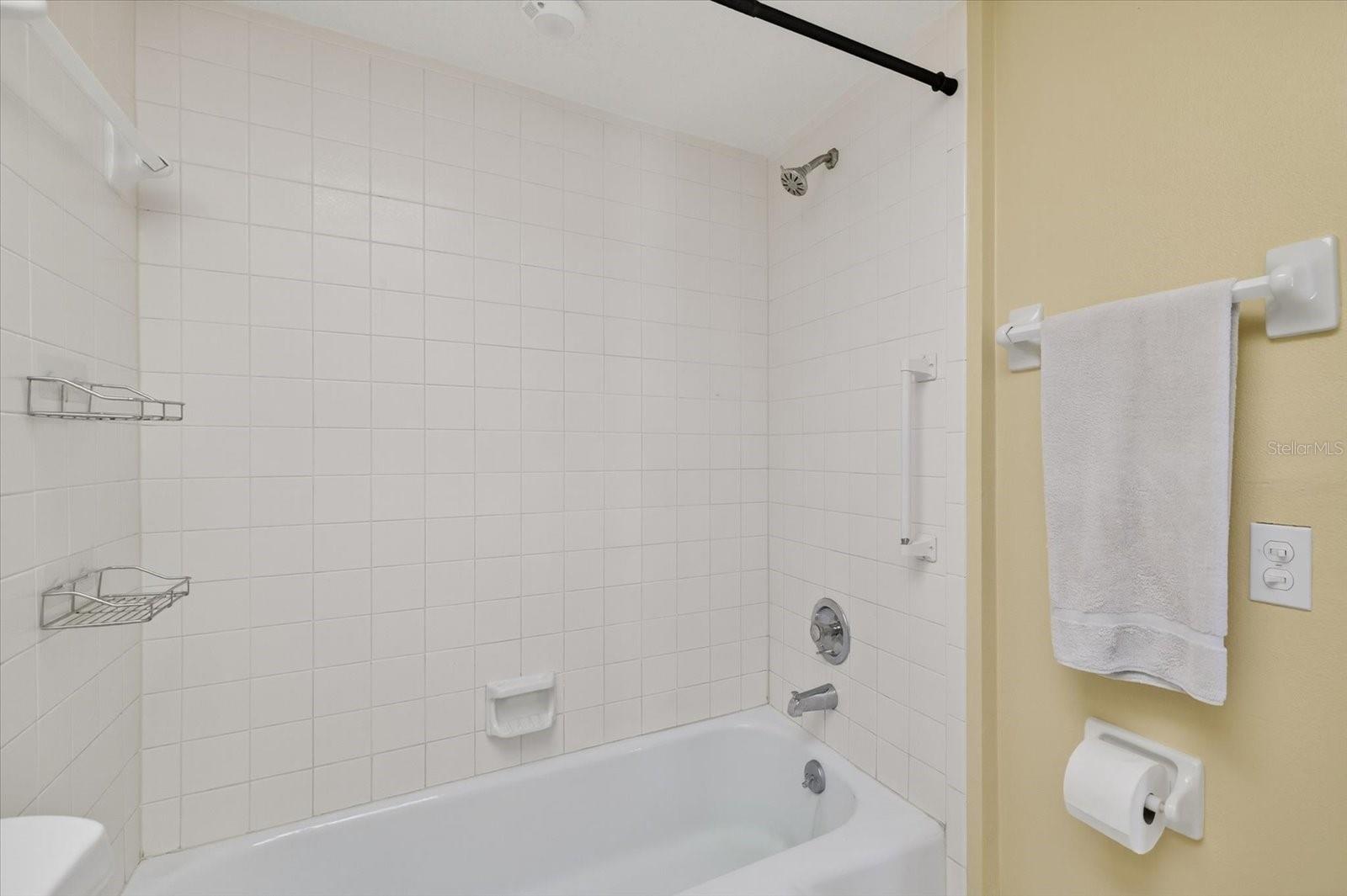 Image 8 of 55 For 5242 Opal Lane 208