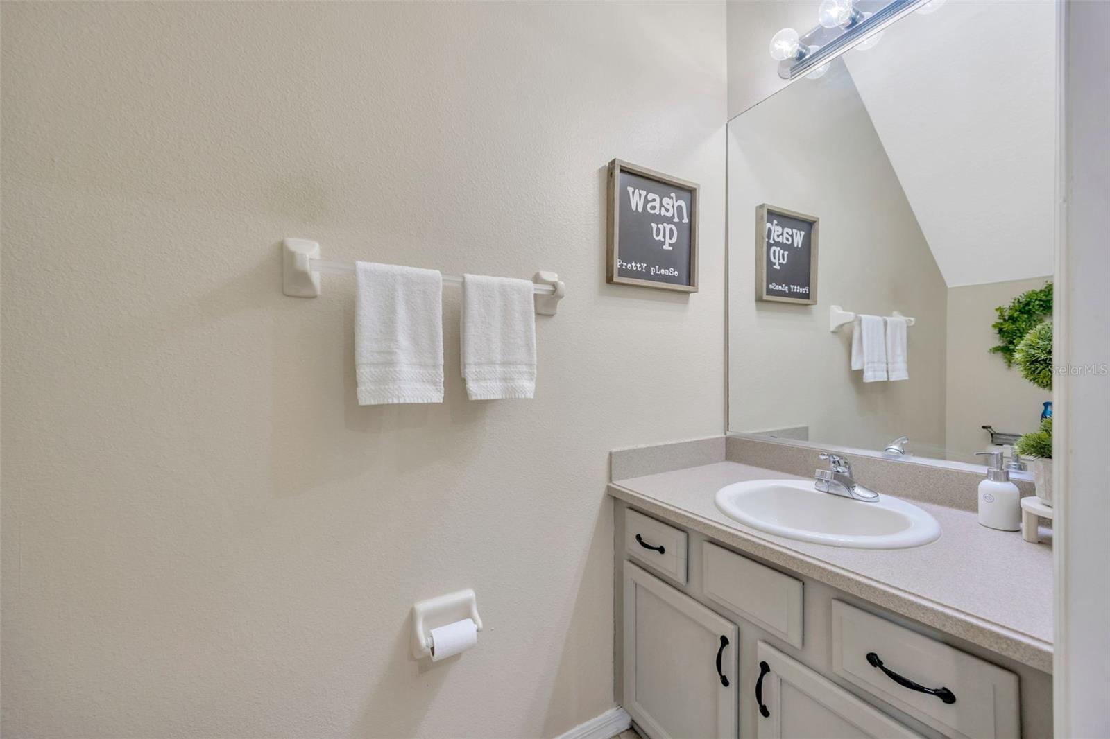 Image 21 of 56 For 1685 Spring Meadow Loop