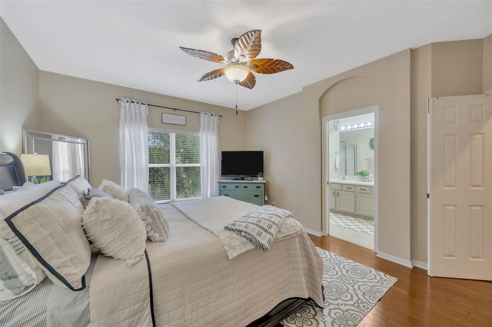 Image 23 of 56 For 1685 Spring Meadow Loop