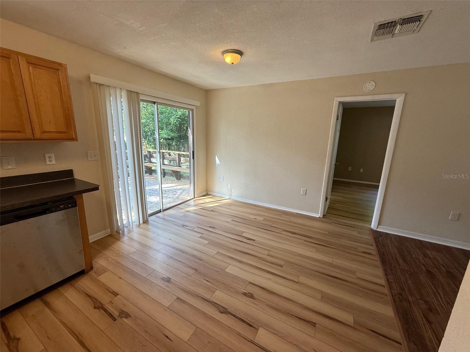 Image 6 of 19 For 208 Wilson Avenue