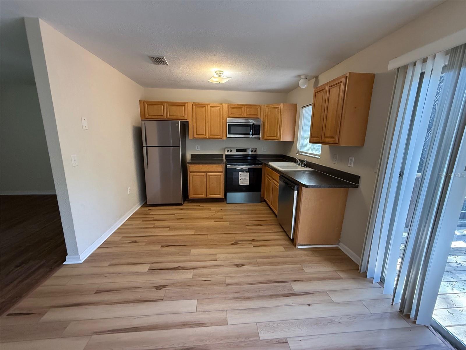 Image 7 of 19 For 208 Wilson Avenue
