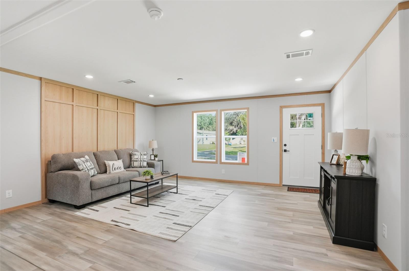 Image 4 of 36 For 18104 Nicholas Avenue